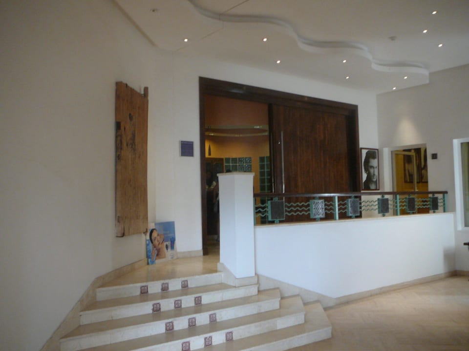 Wejscie do SPA a tam m.in basen wewnetrzny Iberostar Waves Founty Beach