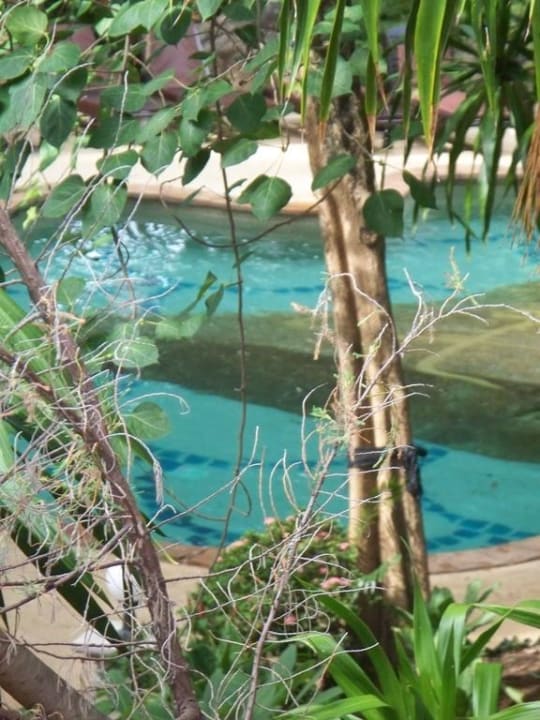 Obere Poolanlage The Fair House Beach Resort