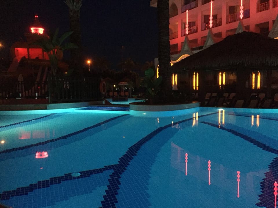 Pool Well Palace Side