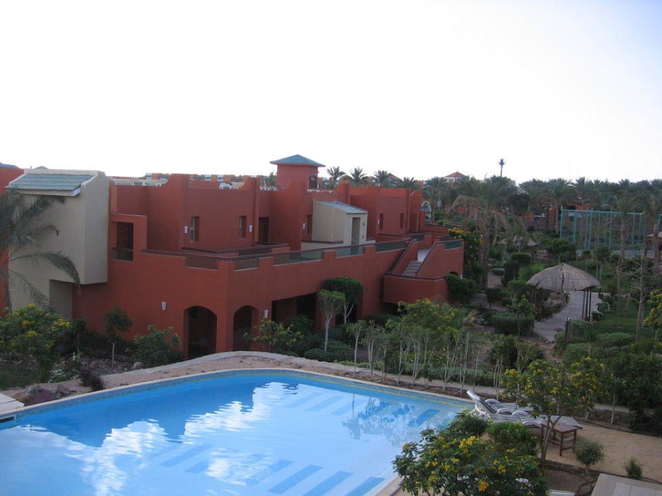 Jedna z kondygnacji hotelu Coral Sea Holiday Village