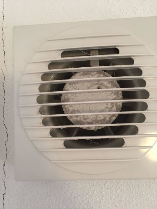 Verschmutzter Luftabzug Bad Landhaus Strasser