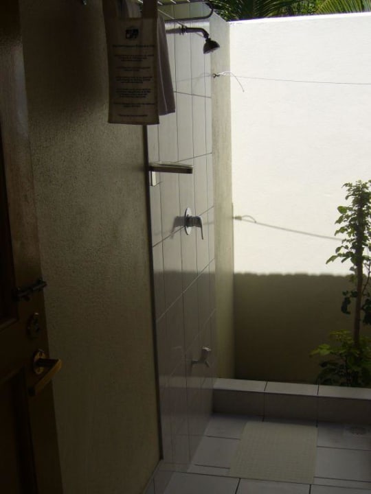 Open Air Dusche Wasserbungalow Nr. 523 Meeru Maldives Resort Island