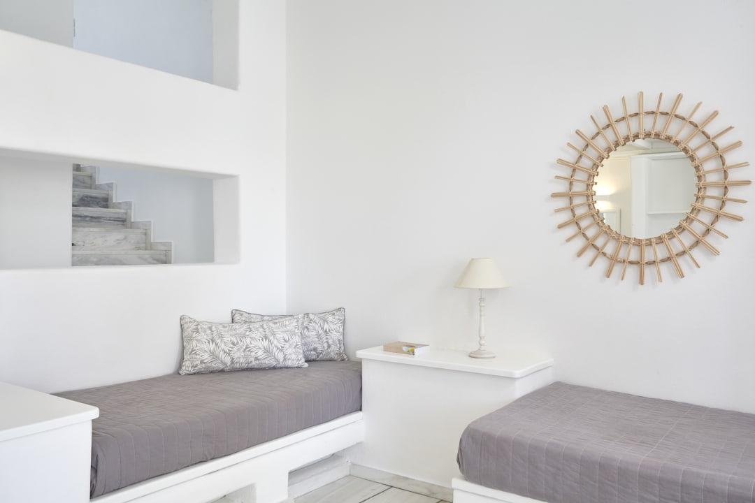 Zimmer Mr. and Mrs. White Paros