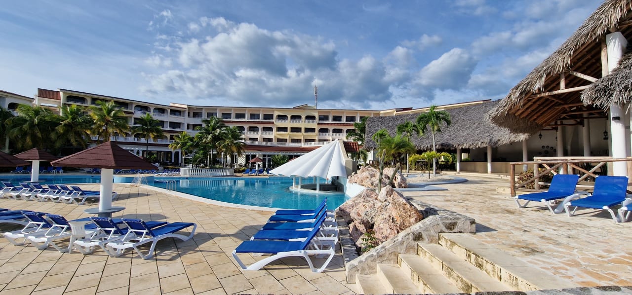 Pool Sol Rio De Luna y Mares