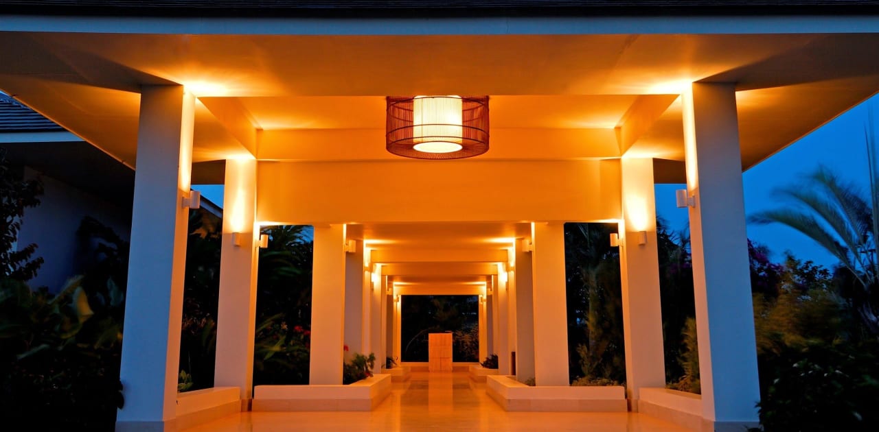 Lobby bei Nacht PRINCESS D'ÂN NAM Resort & Spa