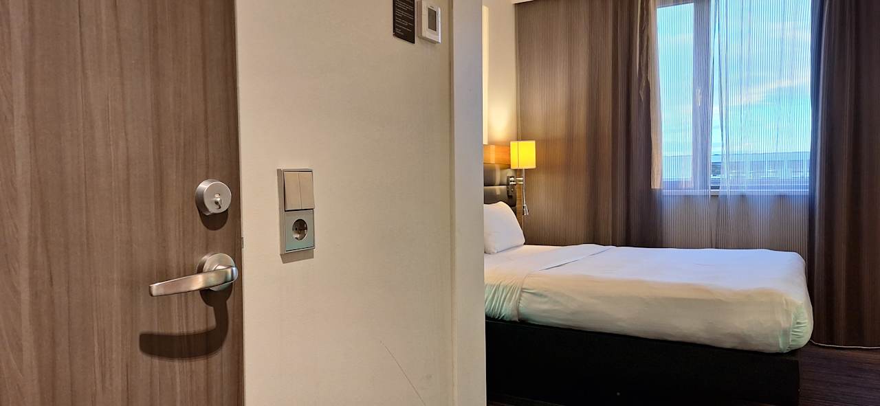 Zimmer MOXY Frankfurt Airport