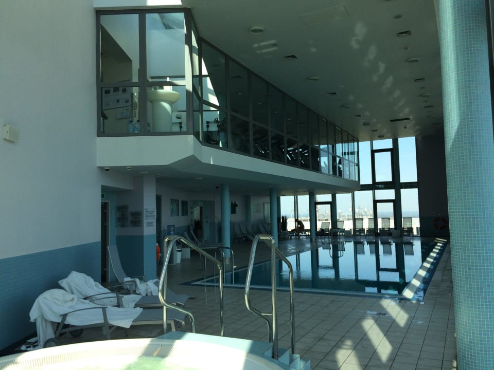 Pool und oben Fitness InterContinental Warszawa