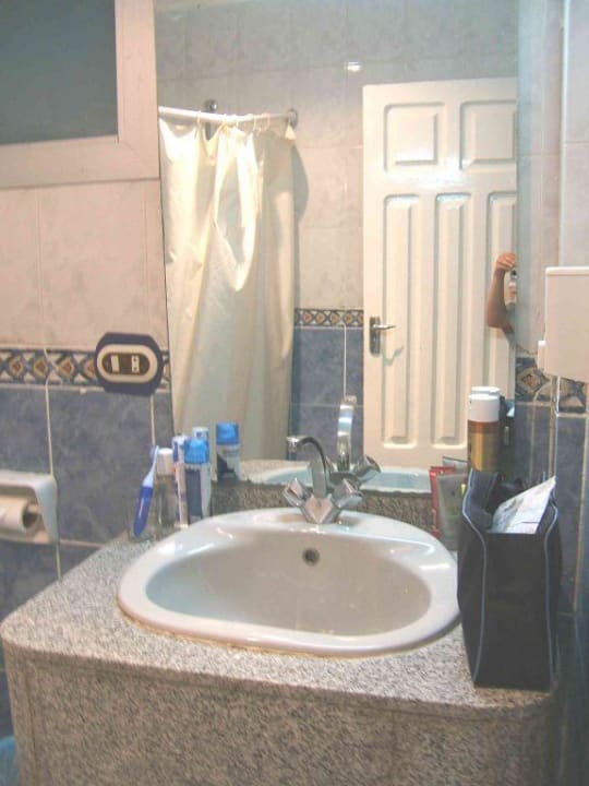 Teilansicht Badezimmer Cataract Layalina Hotel Naama Bay