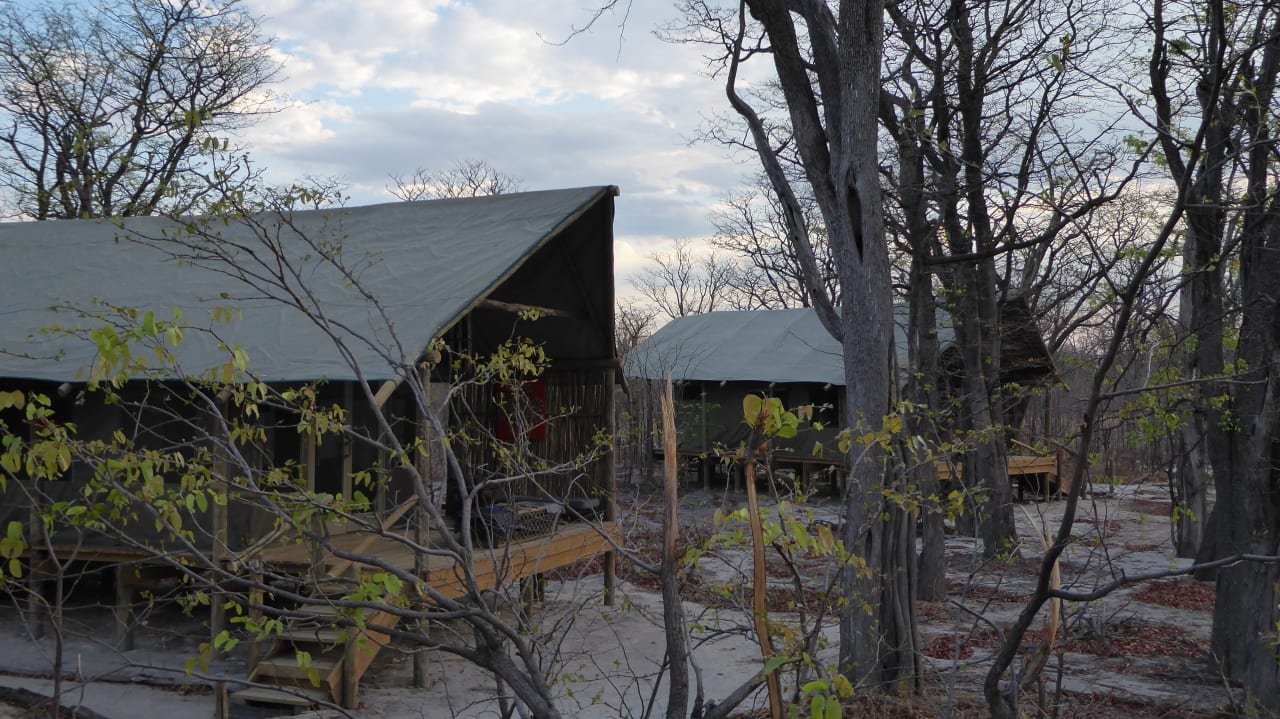 Außenansicht Hyena Pan Tented Camp