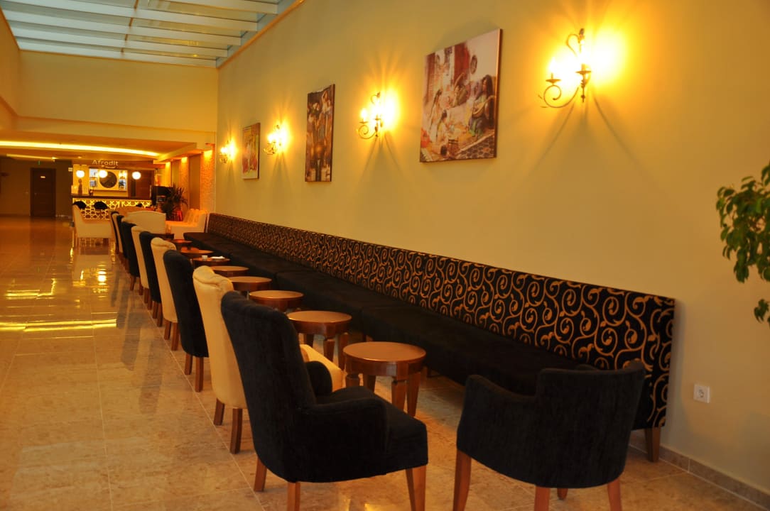 Have  sit in the lobby Merve Sun Hotel & Spa