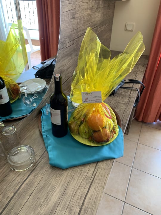 Zimmer Sayanora Hotel