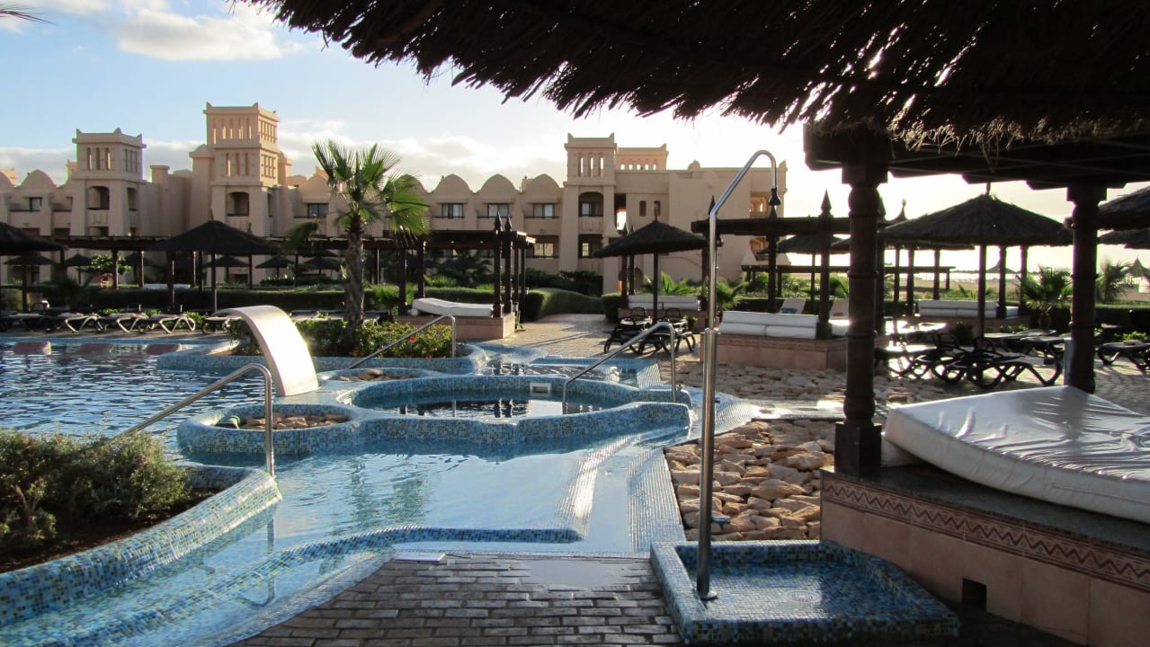 Pool im Adults-Bereich Hotel Riu Touareg