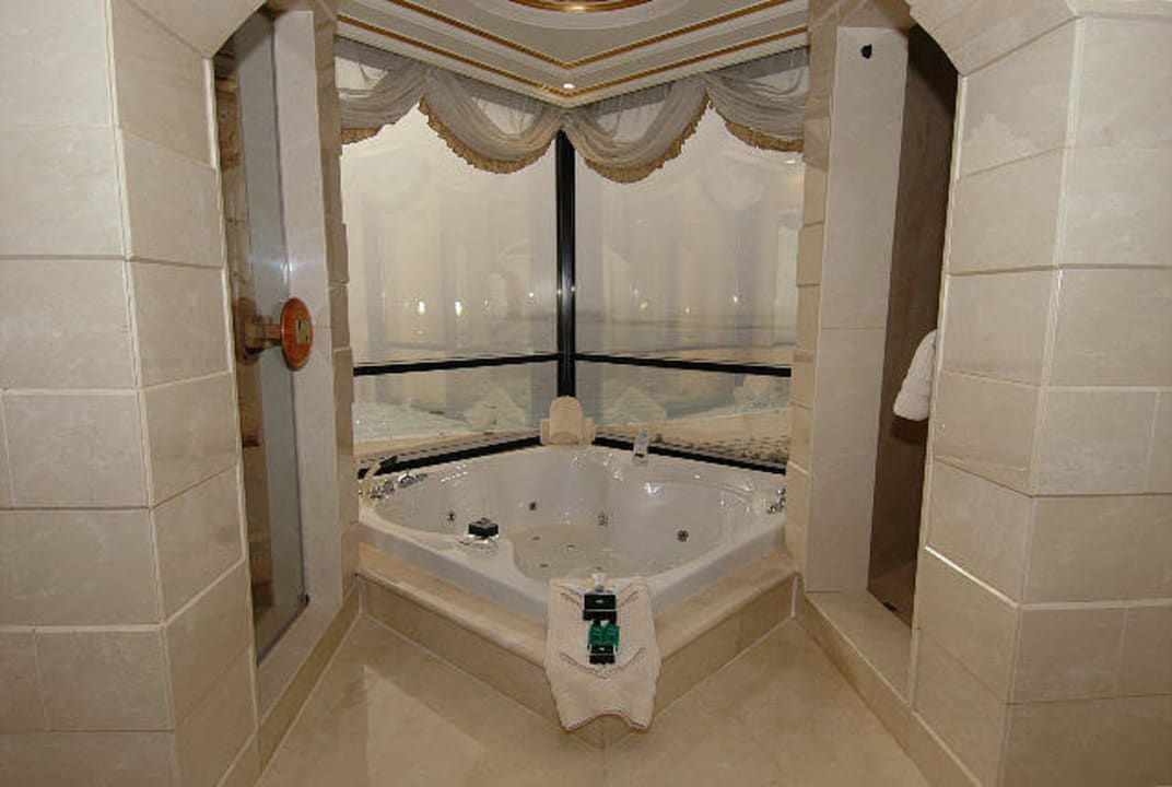 Bad mit Aussicht Le Royal Méridien Beach Resort & Spa Dubai