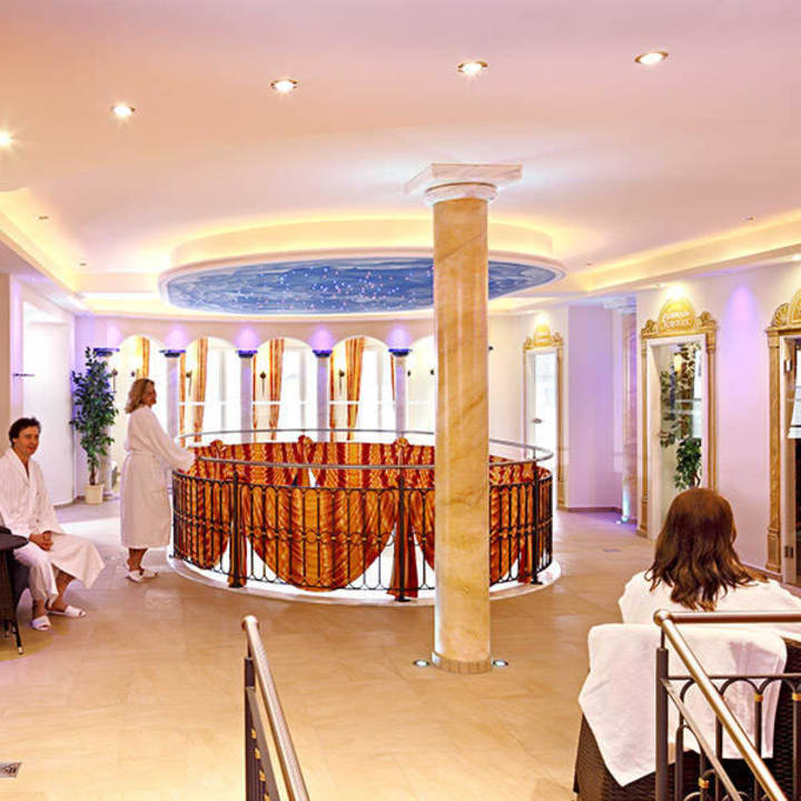 Saunalandschaft auf über 750m² Wellness-Privathotel Post an der Therme