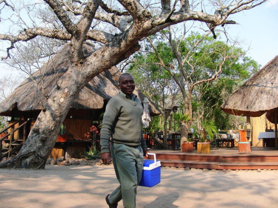 Blick zum Restaurant Game Lodge Tembe National Elephant Park