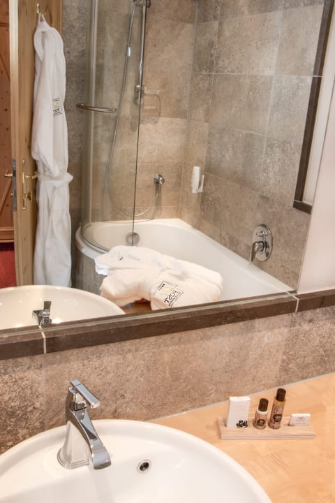 Zimmer Natur- & Alpinhotel Post