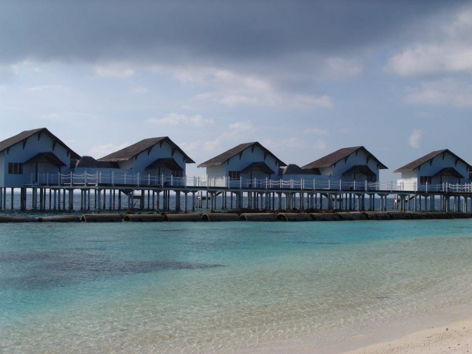 Wasserbungalows Machchafushi Island Resort & Spa Maldives, The Centara Collection