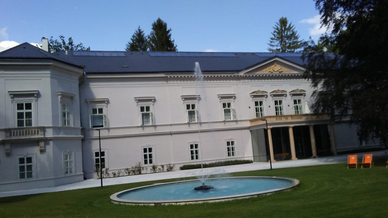 Außenansicht Zámek Ratměřice - Hotel & Resort
