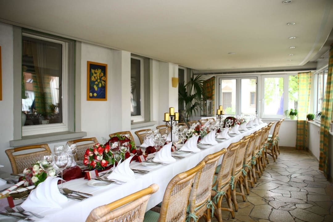 Unser Wintergarten mit 26 Sitzplätzen Hotel-Gasthof zum Rössle