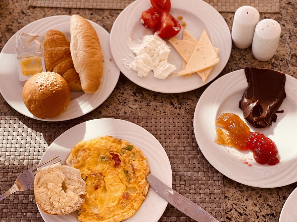 Gastro Three Corners Sea Beach Resort