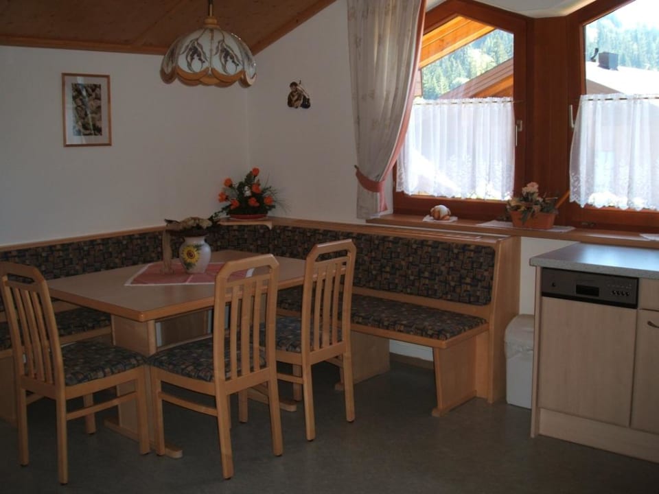 Genug Platz in unserer großen Küche Ferienwohnung Mützengruß