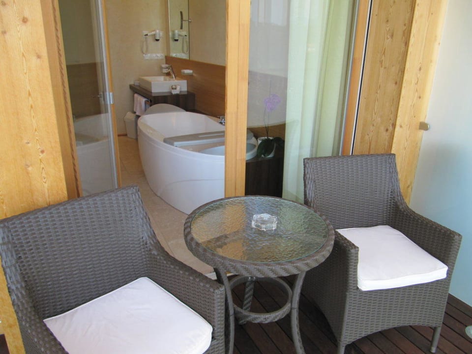 Balkon und Badezimmer Hotel Der Waldhof