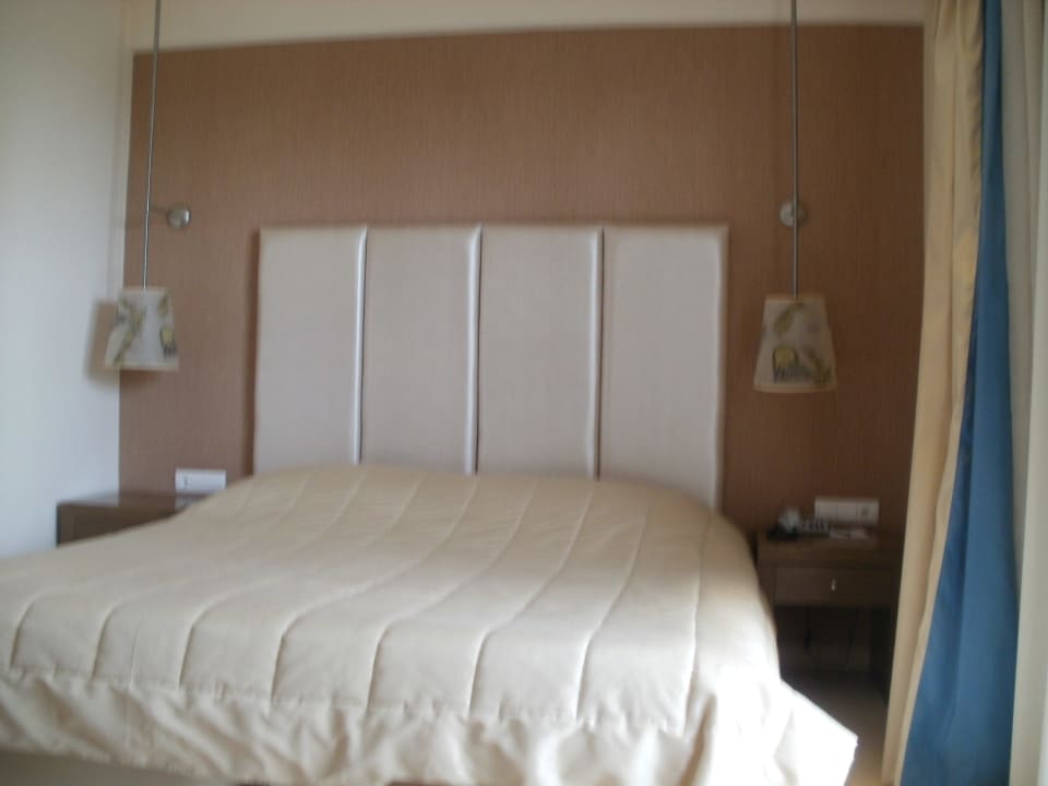 Das gequeme Bett Mediterranean Village Hotel & Spa