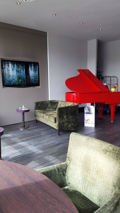 Flügel in der Bar Mercure Hotel Plaza Essen