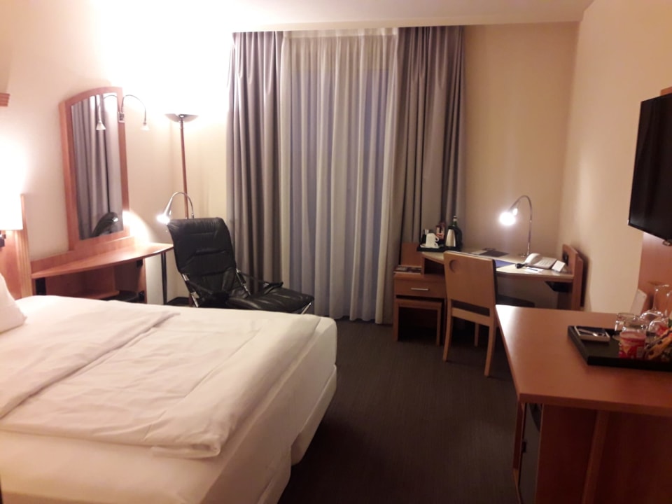 Zimmer NH Hamburg Horner Rennbahn