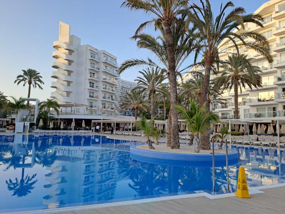 Pool Hotel Riu Papayas