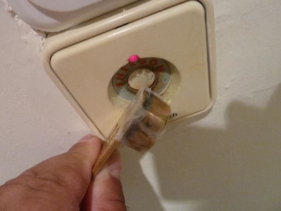 Der Hauptschalter und der Magnet Domes Aulūs Zante, Autograph Collection