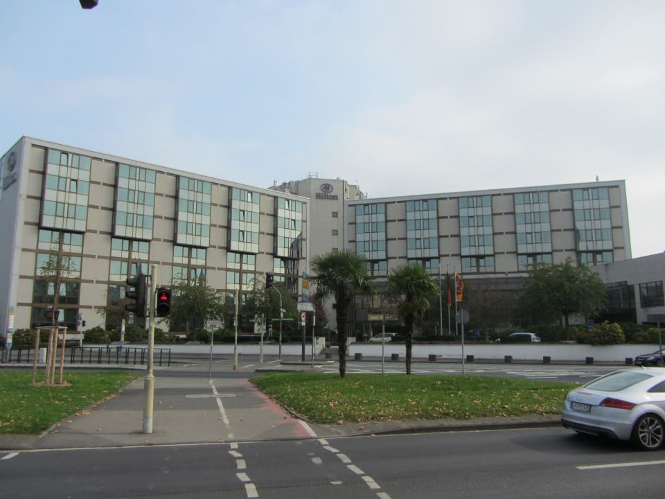 Hilton Mainz vom Strassenseite Hilton Mainz