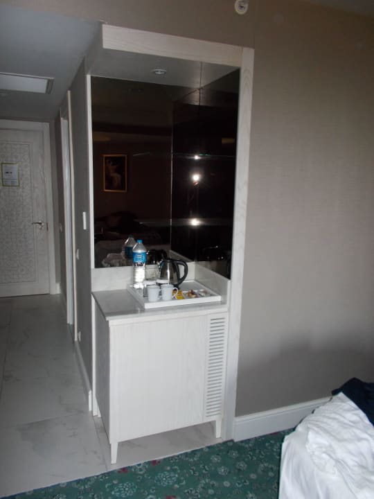 Getränkestation im Zimmer Royal Taj Mahal Hotel