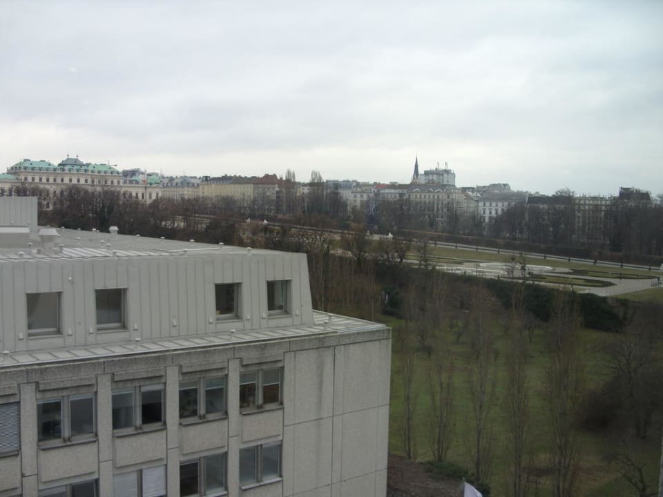Zimmerausblick aufs Belvedere Lindner Hotel Vienna Am Belvedere, part of JdV by Hyatt