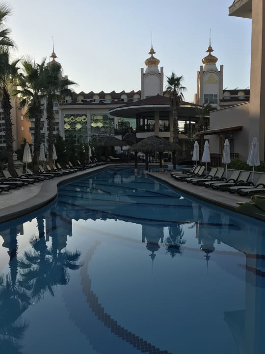 Pool Well Palace Side