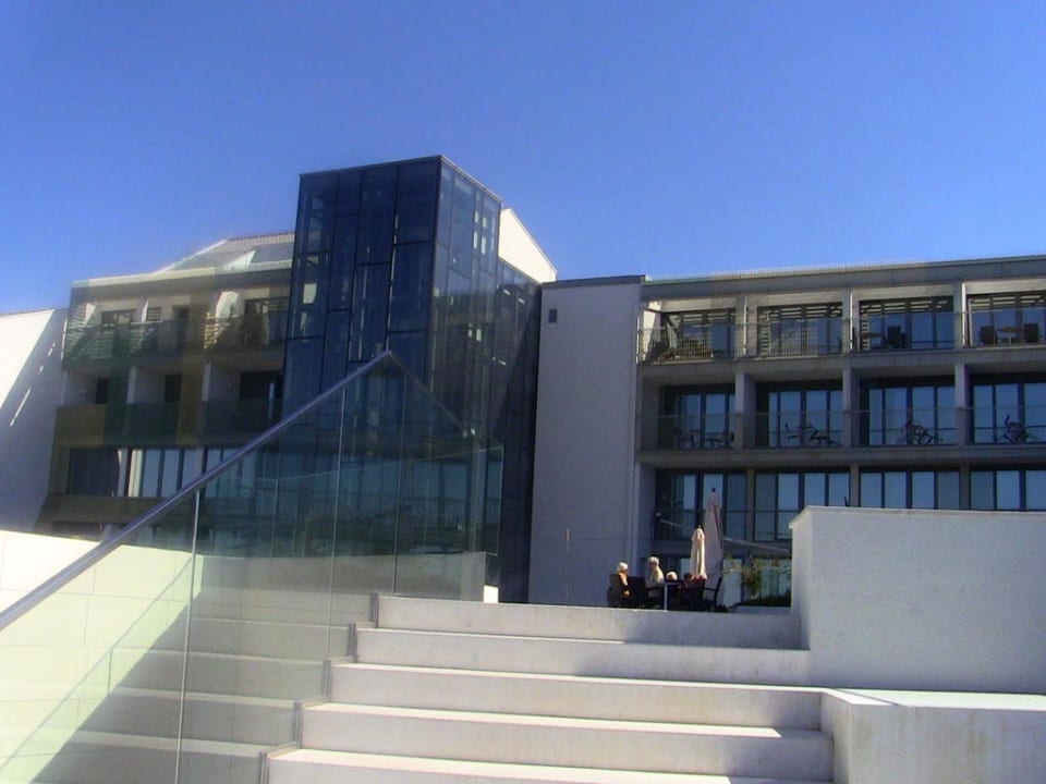 Blick vom Pool Richtung Zimmer Valamar Lacroma Hotel