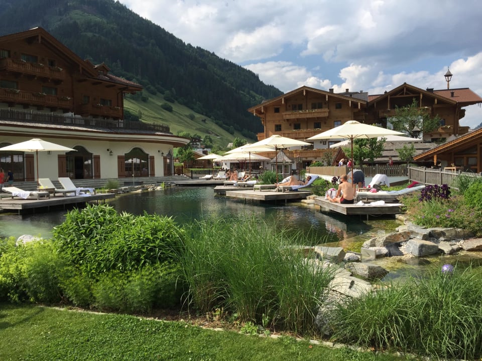 Schwimmteich Familien Natur Resort Moar Gut