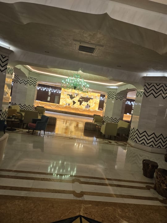 Lobby Royal Taj Mahal Hotel