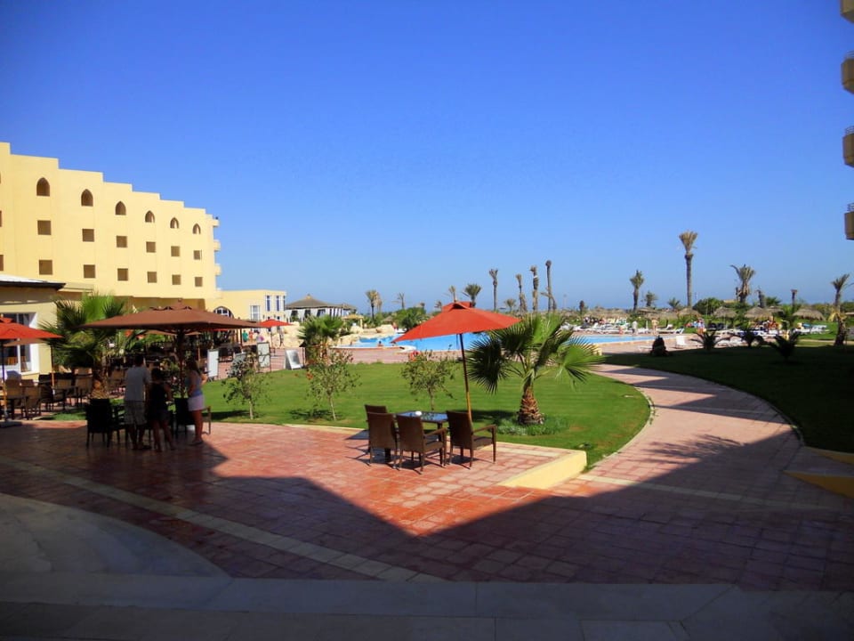 Widok z najlepszego miejsca na poranną kawę Skanes Serail Aquapark