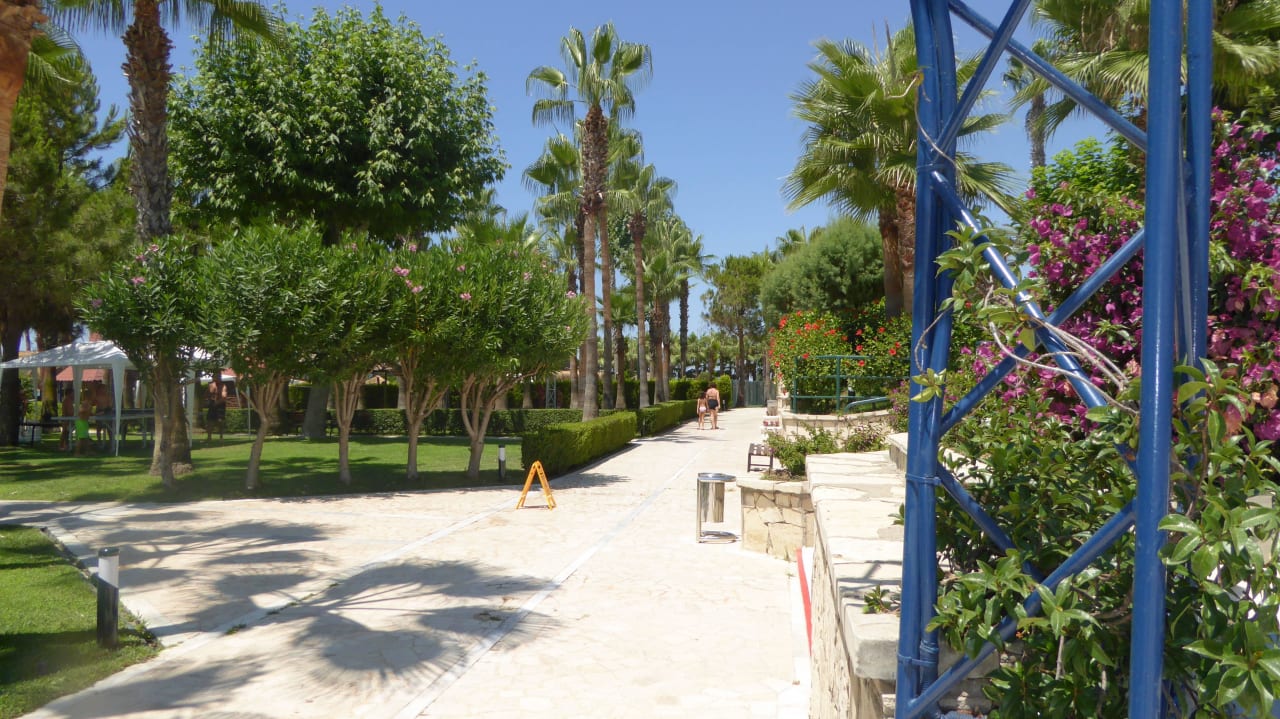 Schöne Gartenanlage Miramare Queen Hotel