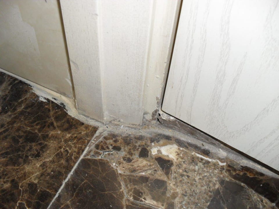 Nicht renov. Badezimmer PALOMA Perissia