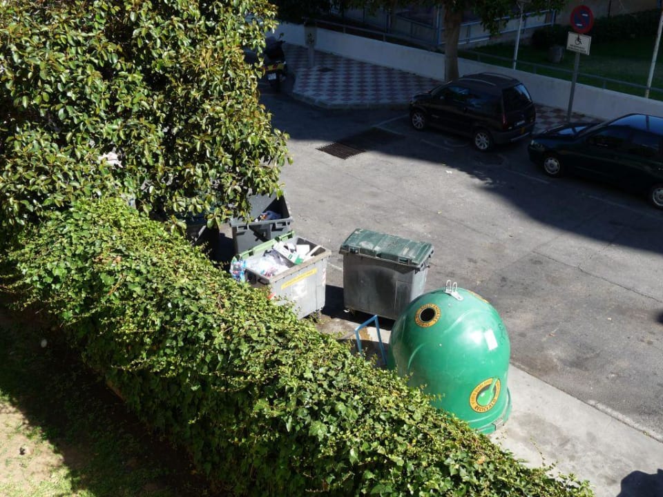 Müllcontainer unter unserem Balkon Hotel Riu Nautilus - Adults only