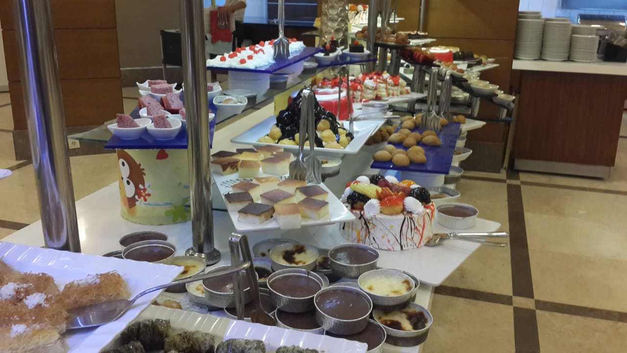 Deserts Ramada Resort by Wyndham Side