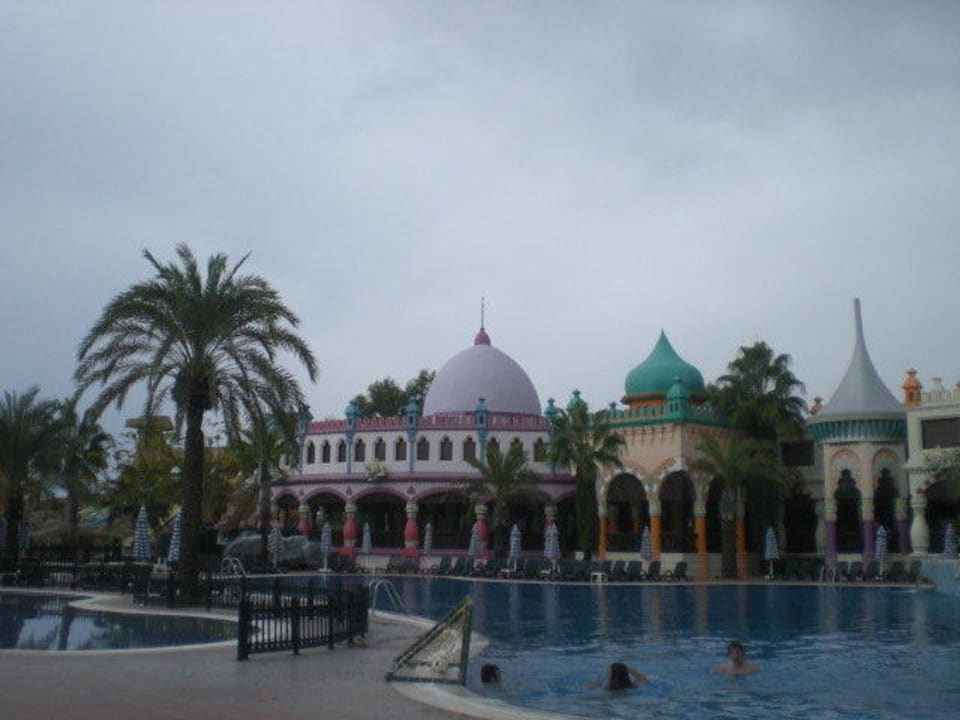 Restaurant mit Poolanlage Kamelya Aishen Club