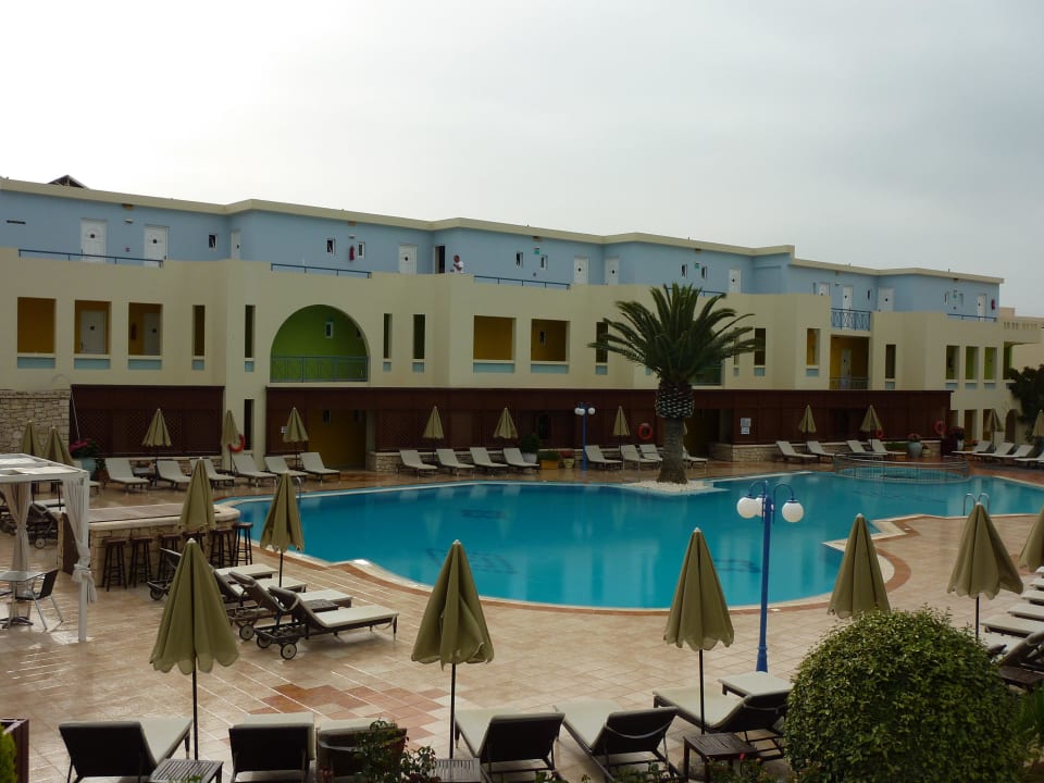 Pool am Tag  Mythos Palace Resort & Spa