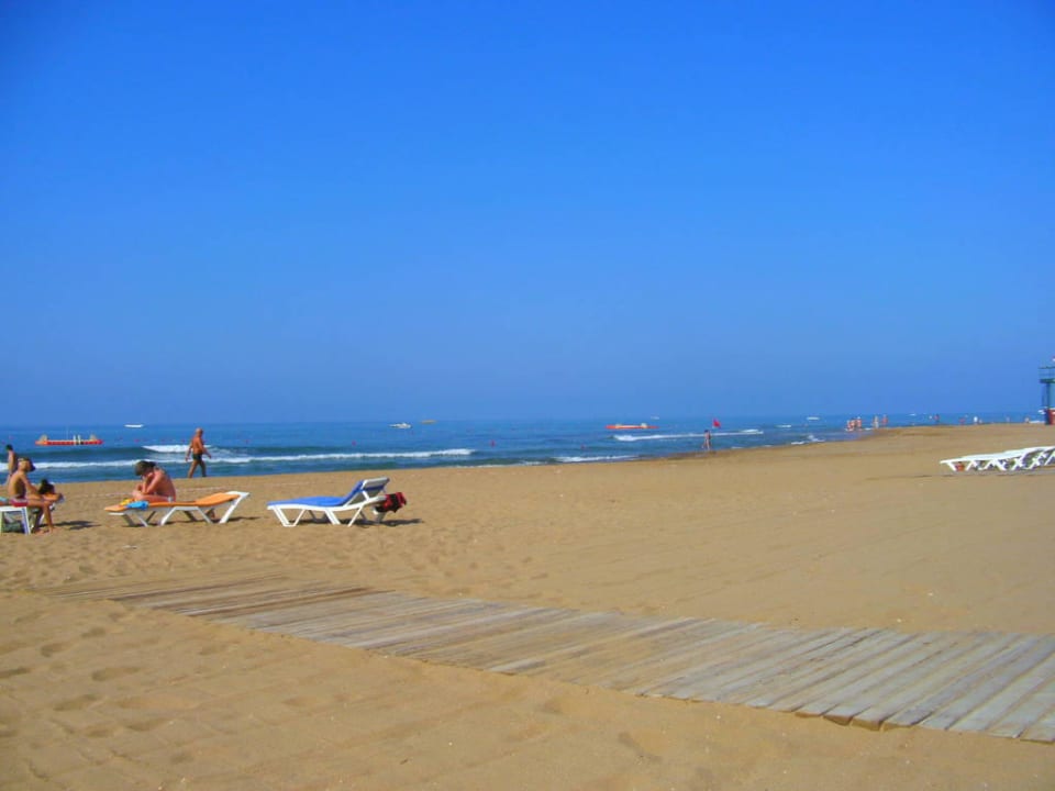 Hoteleigener Strand VONRESORT Golden Coast