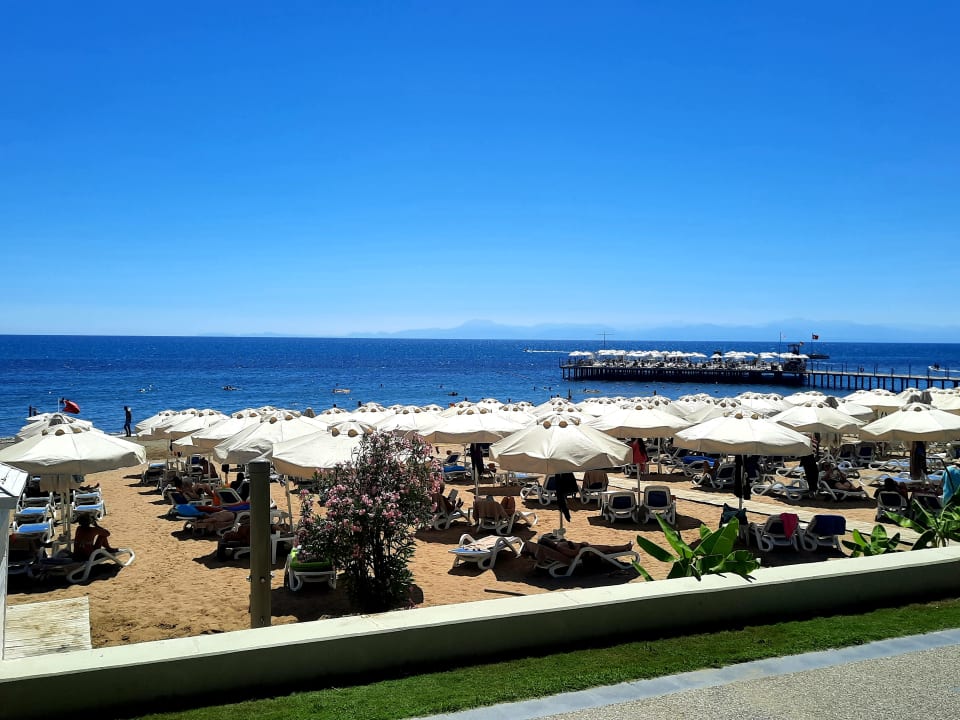 Strand Hotel Grand Side