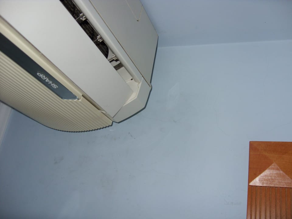 Klimaanlage Schimmelbildung an der Wand Porto Bello Beach