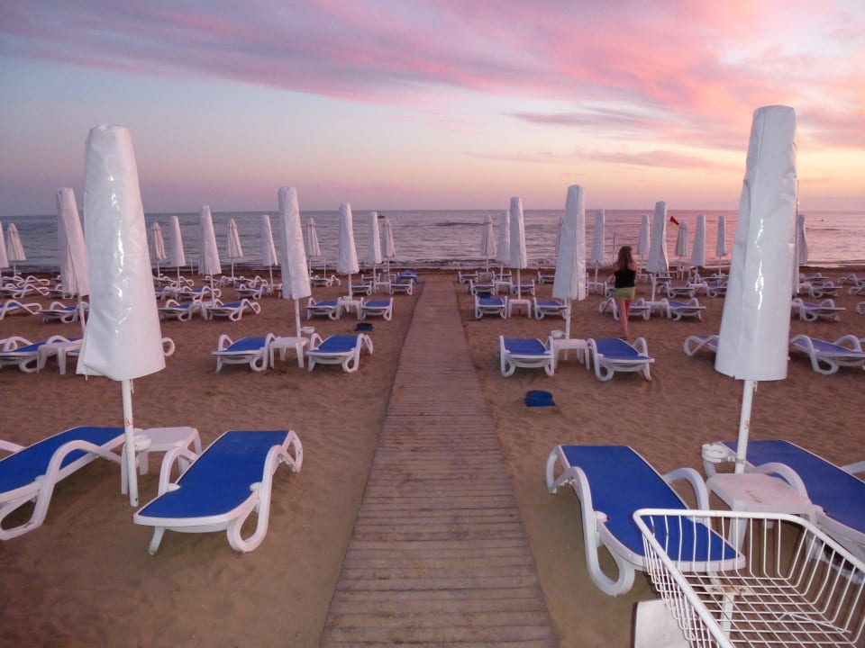 Strand Hotel Grand Side