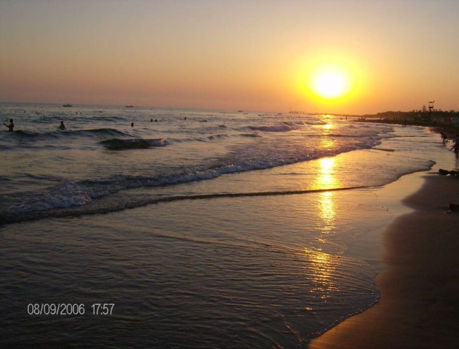 Sonnenuntergang VONRESORT Golden Beach